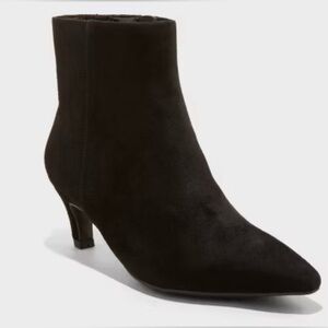 Universal Thread Taylor Kitten Heel Ankle Boots Black Faux Suede